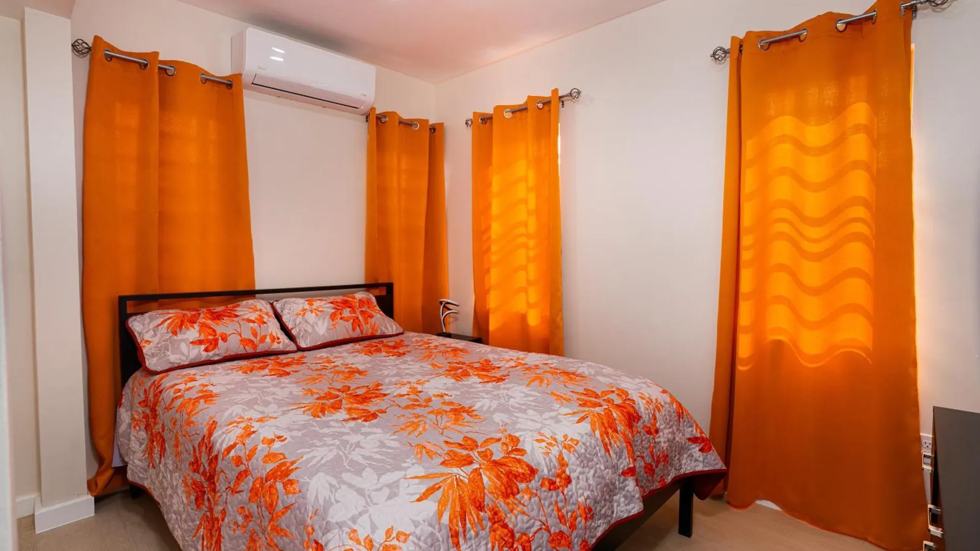 Xoop Homes - Ixora #1 St. John's 0*,